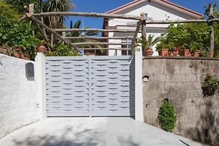 Miccio Bed and Breakfast 3*